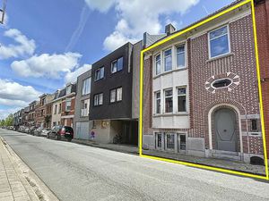 Prachtig herenhuis met 5 slaapkamers en zuid gerichte tuin in Sint-Niklaas.