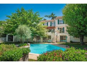 Maison de luxe à vendre à Arles : 1 190 000€ | 394m²