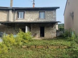 Petite maison avec jardin à Cousance