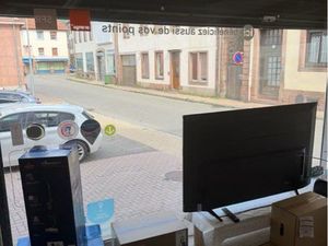 LOCAL COMMERCIAL – 100 m² – LA BROQUE – RUE PASSANTE – GRANDES VITRINES