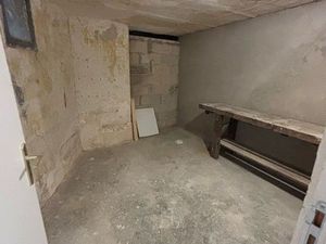 À louer – Cave de 10 m² environ  belle hauteur sous plafond – Poissy