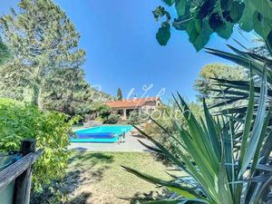 Maison de luxe à vendre à Estoher : 677 000€ | 147m²