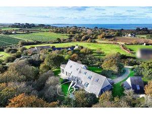 Maison de luxe à vendre à Penvénan : 549 500€