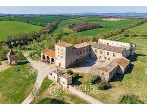 Château à vendre à Saint-Papoul : 1 500 000€ | 550m²