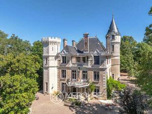 Château à vendre à Nontron : 1 800 000€ | 1500m²