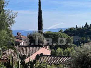 Maison de luxe à vendre à Roquebrune-sur-Argens : 1 150 000€