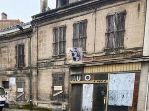 Vente maison 6 pièces 377 m² Angoulême (16000)