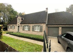 Zeer goed gelegen luxueus afgewerkte villa op 43 are