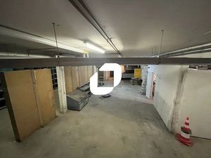 A LOUER  Une surface de bureaux et stockage proche Paris