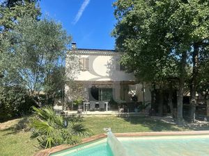Vente villa 5 pièces 109 m² à Sainte-Cécile-les-Vignes (84290)  336 000 €