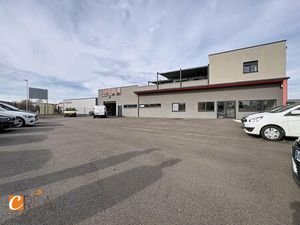 en vente Local commercial 500 m² – 567 000 € |Wittenheim