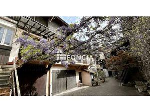 RARE AVEC GARAGE ET DEPENDANCES