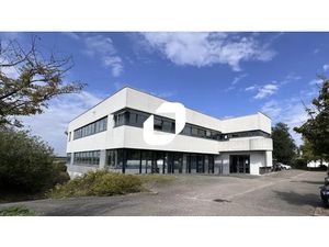 A LOUER  PLATEAU DE BUREAUX AU 1ER ETAGE AVEC VUE DEGAGEE