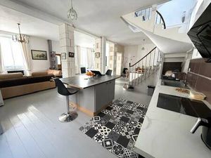 Mme. Delphine Beaurain