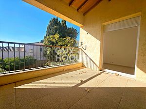 CHARMANTE MAISON AVEC COUR  JARDIN & TERRASSES MIREVAL