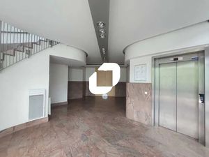 Vente Bureau Voisins Le Bretonneux 78960