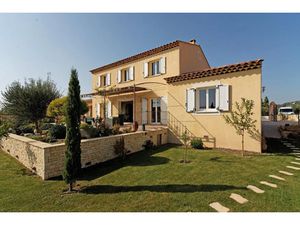 Vente maison neuve 6 pièces 126 m² à Eyguières (13430)  565 900 €