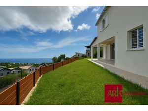 Vente maison 4 pièces 84 m² à Les avirons (97425)  500 000 €