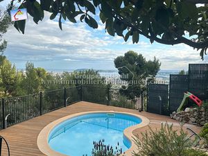 Vente villa 6 pièces 130 m² à Toulon (83000)  682 000 €
