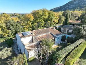 Vente villa 4 pièces 144 m² à L'Isle-sur-la-Sorgue (84800)  550 000 €