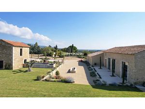 Vente maison 11 pièces 600 m² à Cucuron (84160)  3 550 000 €