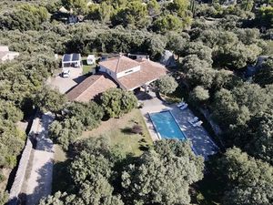 Vente villa 8 pièces 205 m² à Pernes-les-Fontaines (84210)  875 000 €