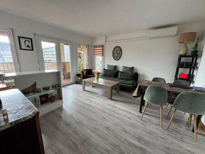 T2 rénové avec terrasse   Plein centre de Moriani Plage