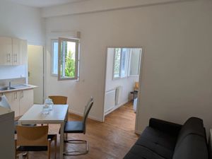 Location meublée appartement 2 pièces 30 m² à Montreuil (93100)  910 €