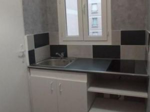 Studio / 17m² / Noisy le-Grand Mont d'Est (RER A)