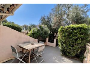 Vente appartement 2 pièces 34 m² à Sanary-sur-Mer (83110)  195 000 €