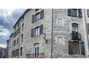 Vente appartement 400 m² à Saint-Ambroix (30500)  226 000 €
