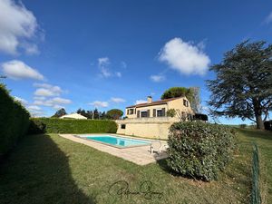 MAISON FAMILIALE SUR SOUS-SOL AVEC PISCINE