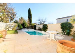 VALERGUES Centre T5 avec Piscine double Garage + studio indépendant