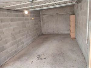 2 garages a louer