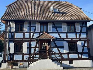 Maison à colombages rénovée avec soin – confort moderne rencontré charme historique