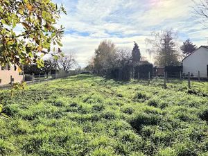 Vente terrain 8182 m² à Montmorillon (86500)  26 000 €