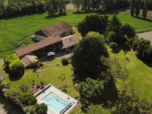 Maison Avec Piscine Allemans 8 pièce(s) 205 m2