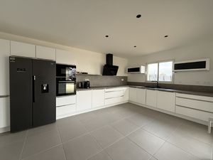 MAGNIFIQUE MAISON NEUVE 143M2 (RE2020) PLAIN PIED AVEC PISCI