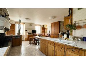 Maison de maître – 4 chambres – Dépendances – 5 000 m² de terrain – Proche plages