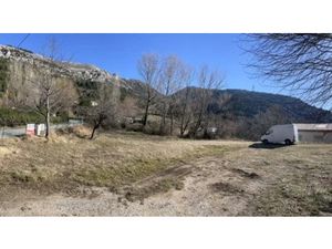 Vente terrain 1332 m² à Escragnolles (06460)  100 000 €