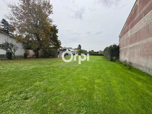 Vente terrain à batir 1171 m² à Saint-Sulpice-de-Royan (17200)  211 600 €