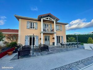 Maison 6 pièces 140 m²