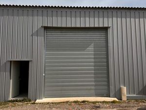 Entrepôt  hangar  atelier 84m3