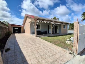 Villa Basse Pointe 4 pièce(s) + garage fermé