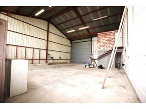 Vente parking 130 m² à Villefranche-de-Panat (12430)  90 000 €