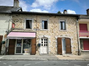 Vente immeuble 190 m² à Bussière-Galant (87230)  287 000 €