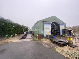 Vente immeuble 5 pièces 300 m² à La Ferté-Alais (91590)  463 000 €