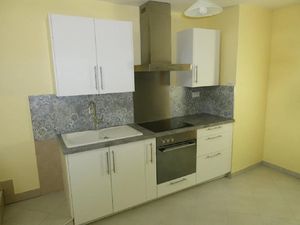 Location appartement 2 pièces 43 m² à La Loupe (28240)  350 €