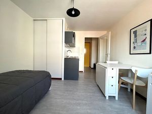Location meublée appartement 1 pièce 18.96 m² à Saint-Etienne (42000)  375 €