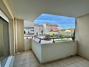 PELISSANNE - APPARTEMENT T2 + TERRASSE + GARAGE - 44 15m2